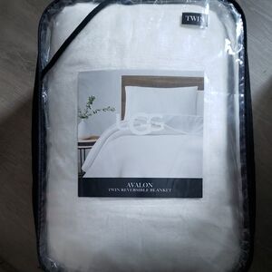 Avalon Twin Blanket - Soft Cream